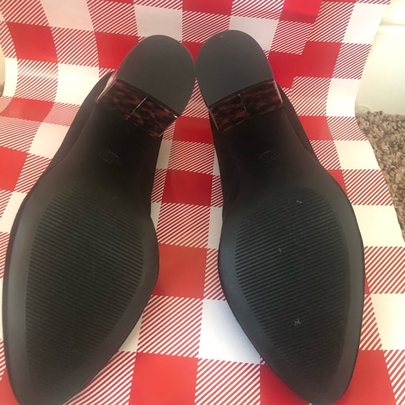 Women’s fern microsuede high block heel pumps - Picture 5 of 5